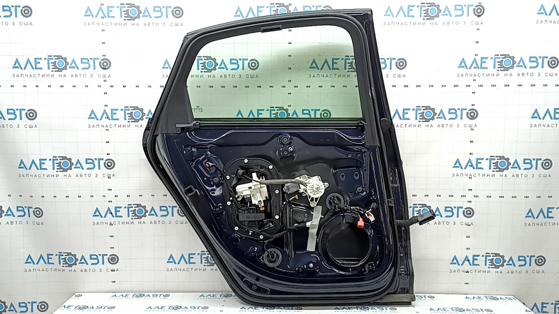 Дверь в сборе задняя левая Audi A6 C8 19-21 keyless, триплекс, доводчик, под шторку, синий LX5B, вмятина, тычка
