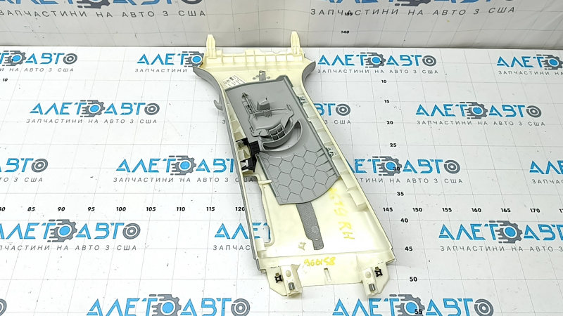 Накладка центральной стойки верхняя ремень правая Audi A6 C8 19-23 серая под дефлектор, под чистку