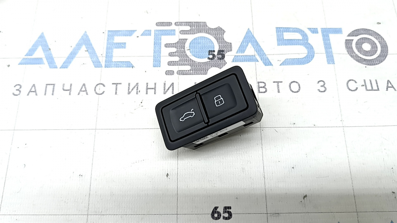 Кнопка закрытия крышки багажника Audi A6 C8 19-25 черная с блокировкой