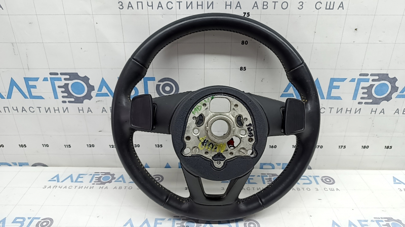Руль голый Audi A4 B9 17-19 кожа, черный, с подогревом, с лепестками, без кнопок, царапины, под чистку