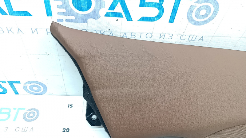 Боковушка 2-го ряда сидений правая Audi A6 C8 19-25 кожа светло-коричневая, примята