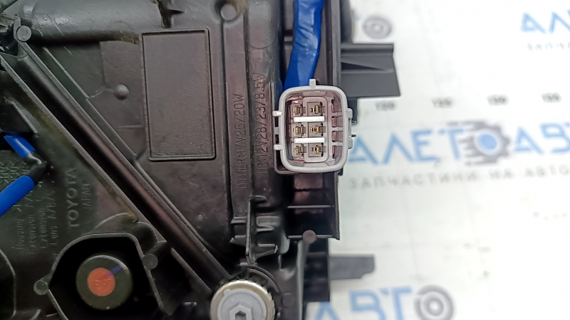 Фара передняя левая в сборе Toyota Prius 50 19-22 LED с AFS, без Auto Light, под полировку