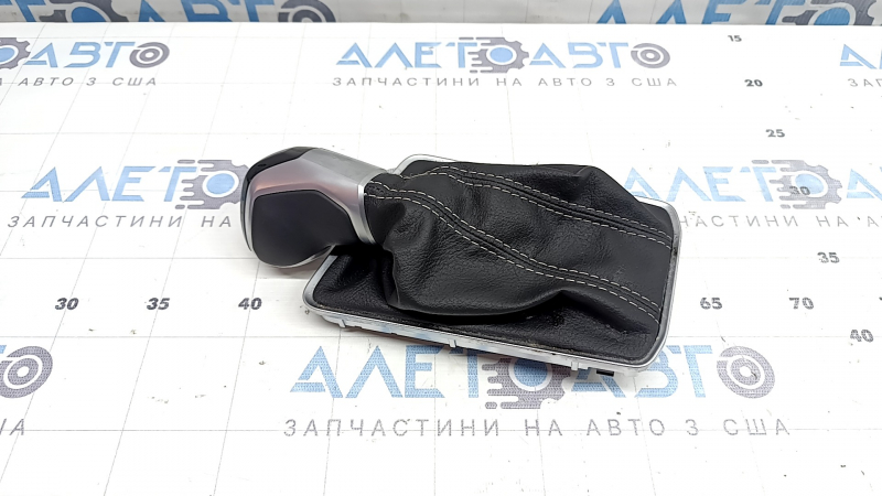 Ручка АКПП с накладкой шифтера VW Jetta 22-26 кожа черная, с подсветкой, царапины, трещина