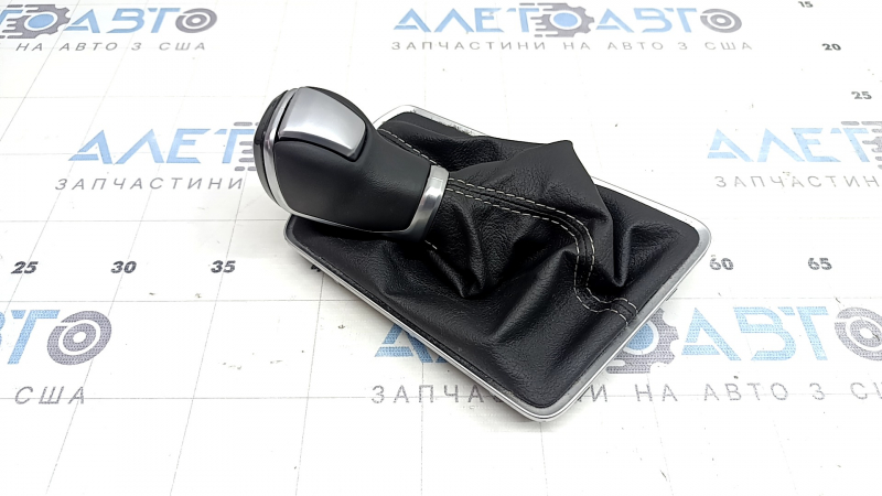 Ручка АКПП с накладкой шифтера VW Jetta 22-26 кожа черная, с подсветкой, царапины, трещина