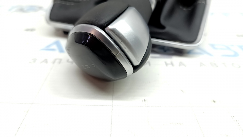 Ручка АКПП с накладкой шифтера VW Jetta 22-26 кожа черная, с подсветкой, царапины, трещина