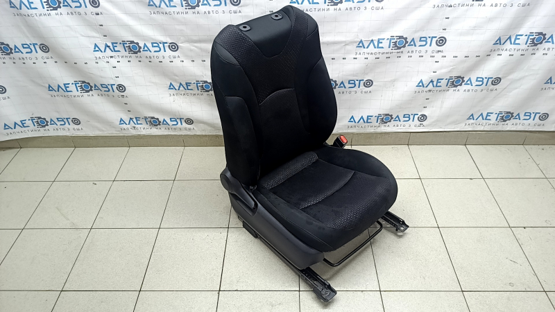 Пассажирское сиденье Toyota Prius 50 19-22 без airbag, ткань, черная, механическое, подогрев
