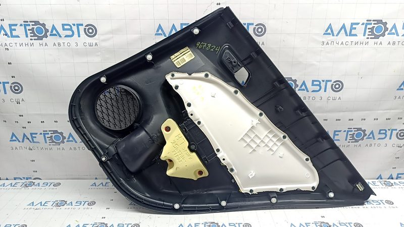 Обшивка двери карточка задняя левая Toyota Prius 50 Prime 17-22 черная, вставка кожа черная, подлокотник кожа черный, царапины
