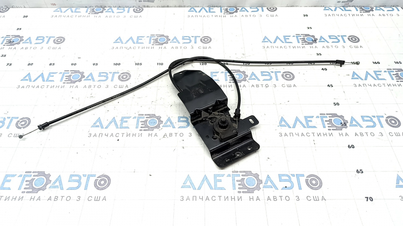 Кронштейн ручки открытия замка капота подкапотного Audi A6 C8 19-20 с тросиками