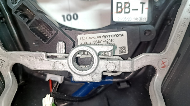 Руль голый Toyota Venza 21-24 кожа черная, с подогревом, с компьютером руля, царапины