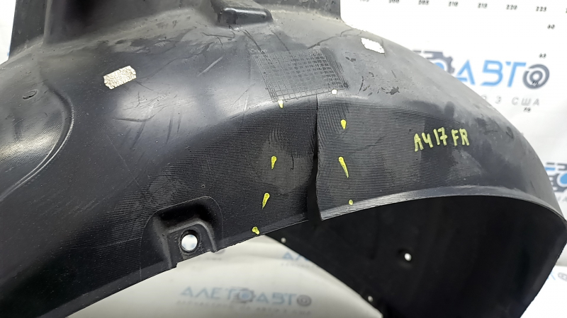 Подкрылок передний правый задняя часть Audi A4 B9 17-19 надломы
