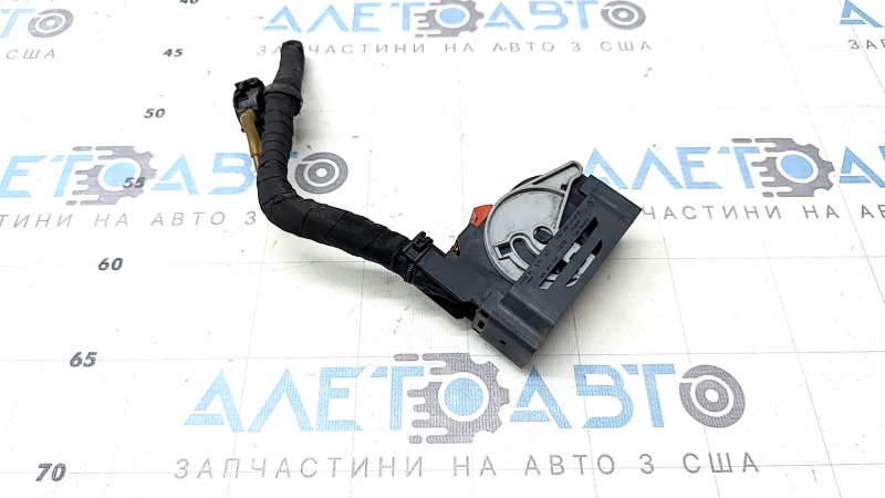 Фишка на блок ABS Audi A6 C8 19-19