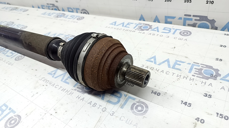 Привод полуось передняя правая VW Jetta 25-26 акпп, ржавая