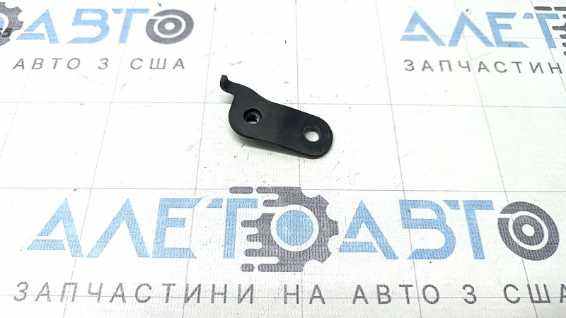 Кронштейн сигнала high Toyota Prius 50 16-22