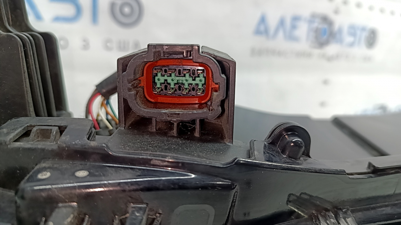Дневной ходовой огонь DRL правый Mitsubishi Outlander 22-26 LED, потерт