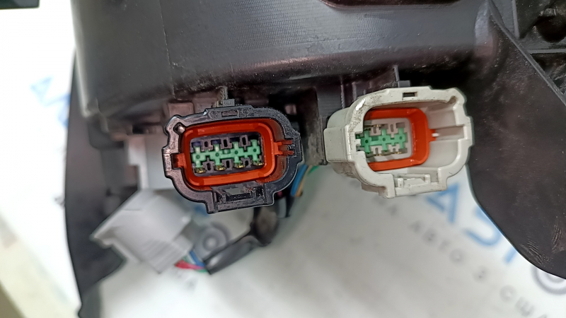 Фара передняя правая Mitsubishi Outlander 22-26 LED