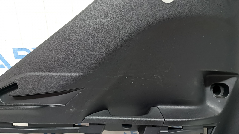 Накладка задней стойки левая Mitsubishi Outlander 22-26 черная, под 3 ряда, с заглушкой, потерта