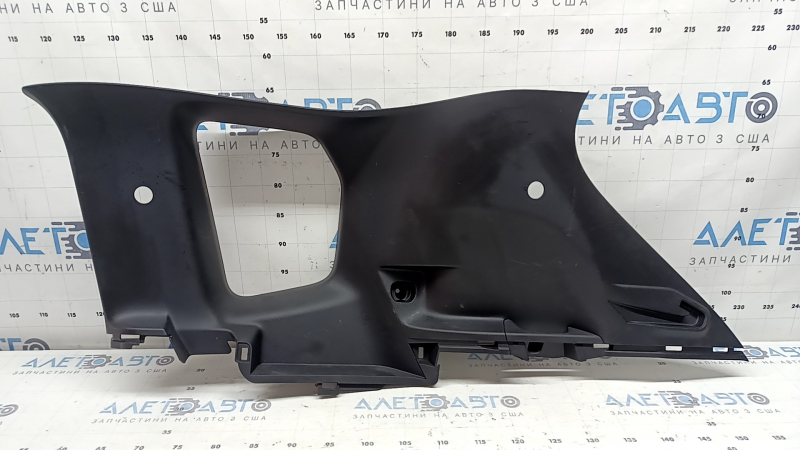 Накладка задней стойки правая Mitsubishi Outlander 22-26 черная, под 3 ряда, с заглушкой, потерта