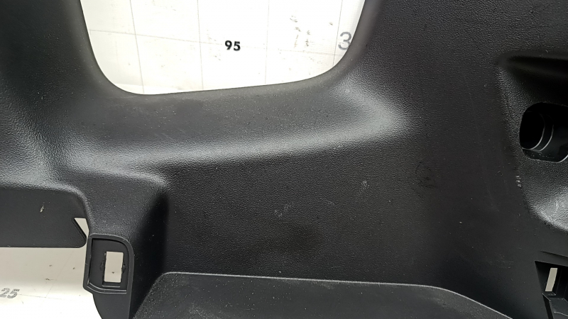 Накладка задней стойки правая Mitsubishi Outlander 22-26 черная, под 3 ряда, с заглушкой, потерта