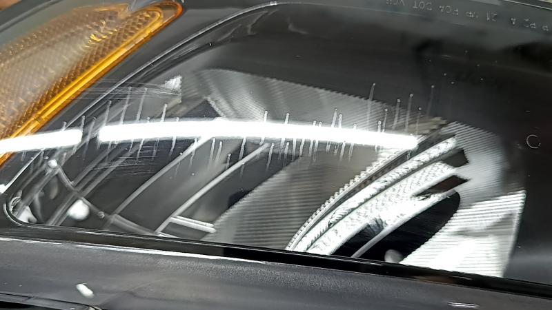 Фара передняя левая в сборе Jeep Compass 22-26 LED без крепления, грязная изнутри