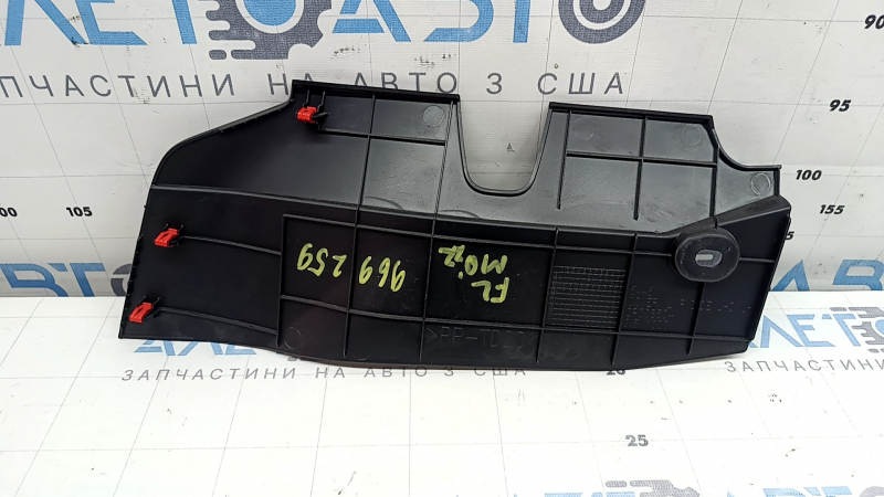 Накладка центральной консоли боковая левая передняя Mitsubishi Outlander 22-26 черная, царапины