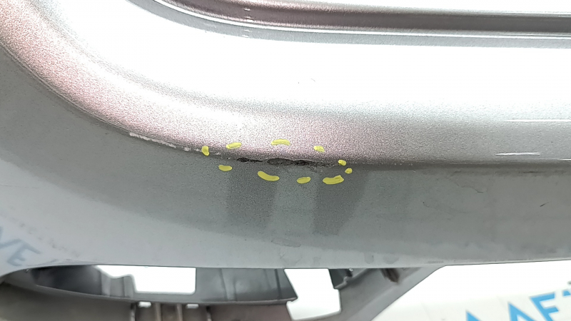 Бампер задний голый верхняя часть Jeep Compass 22-26 под парктроники, серебро, царапины, сломаны крепления