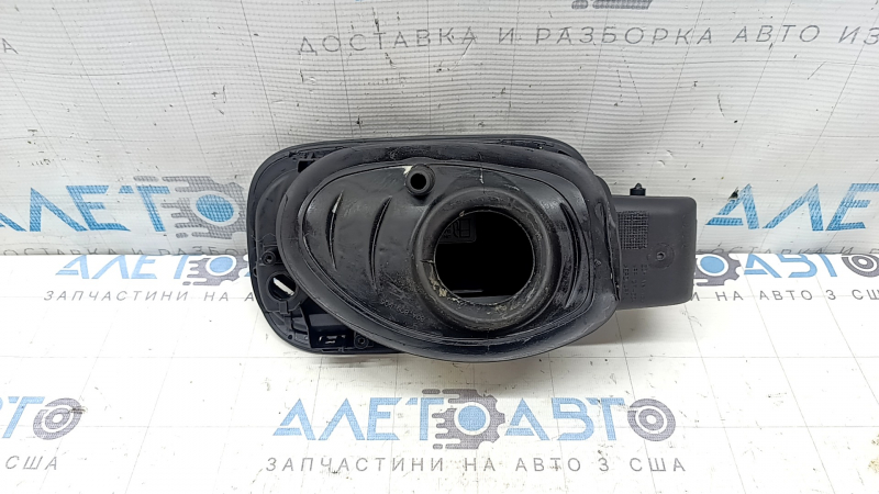 Корпус лючка бензобака Audi Q5 80A 18-24 зламане кріплення