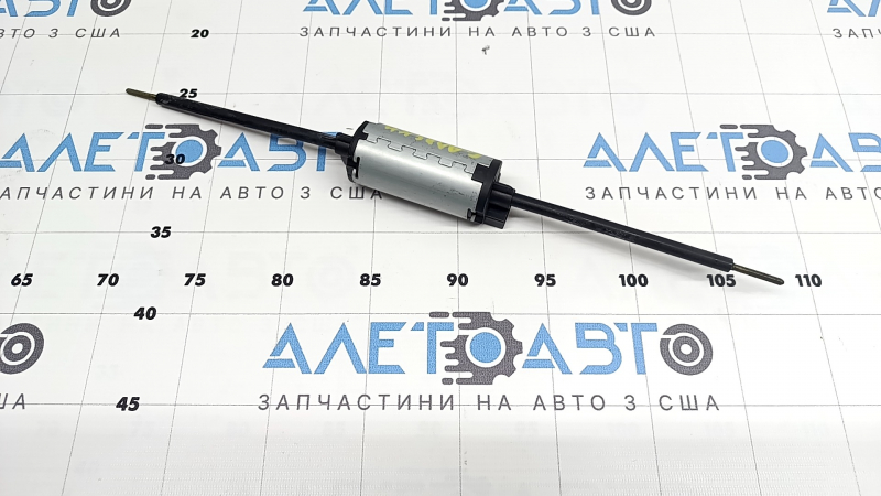 Мотор поздовжнього регулювання сидіння водія Mitsubishi Outlander 22-26 без каркаса