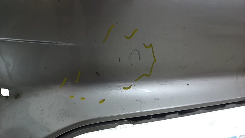 Бампер передний голый Volvo XC90 16-19 под омыватель фар без park assist, серебро, незаводские отверстия, царапины, сколы