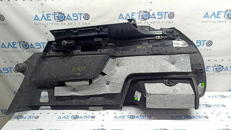 Обшивка арки левая Volvo XC90 16-26 под 2 ряда, черная, царапины