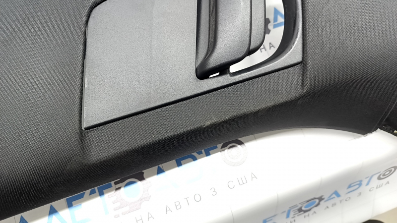 Накладка задней стойки правая передняя Volvo XC90 16-26 черная, ткань, царапины