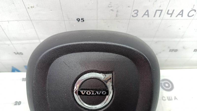 Подушка безопасности airbag в руль водительская Volvo XC90 16-23 черная, царапины