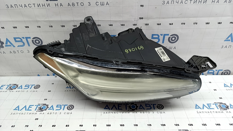 Фара передняя правая в сборе Volvo XC90 16-17 LED, царапины, полез лак, паутинка, под полировку
