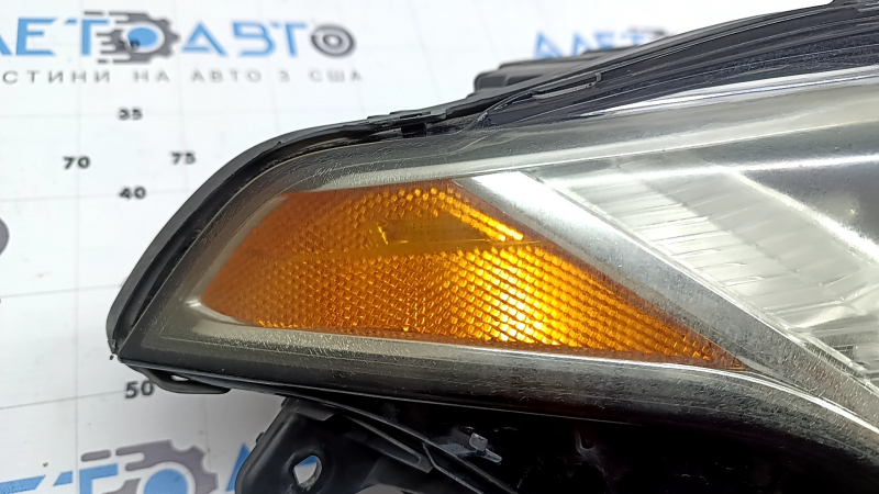 Фара передняя правая в сборе Volvo XC90 16-17 LED, царапины, полез лак, паутинка, под полировку
