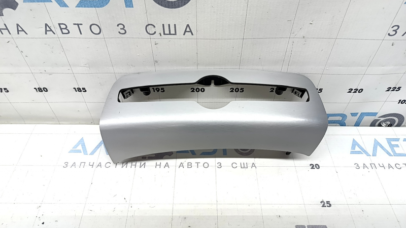 Накладка передней панели центральная нижняя Volvo XC90 16-23 серая, сломано крепление, тычки