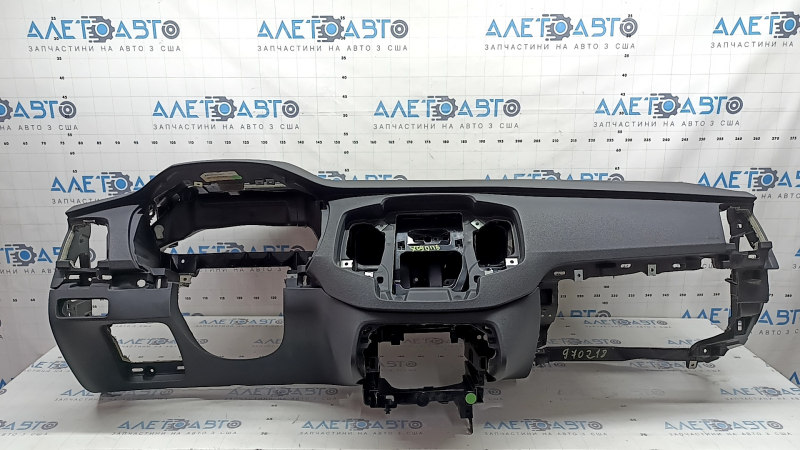 Торпедо передняя панель с AIRBAG Volvo XC90 17-25 тип 1, черная, с простой проекцией