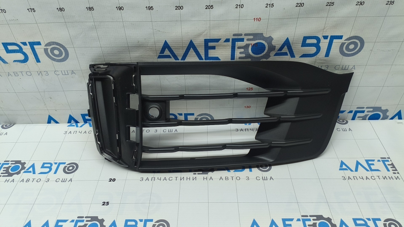 Решетка переднего бампера левая Audi Q7 20-26 структура, под парктроник