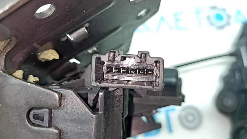 Замок дверей багажника Volvo XC60 18-26 електро