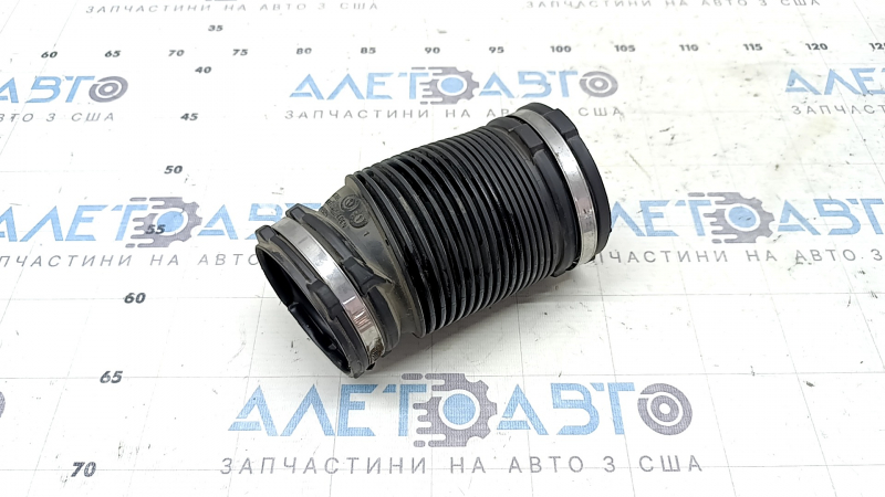 Воздуховод от фильтра Volvo XC60 22-26 B5, B6 первый