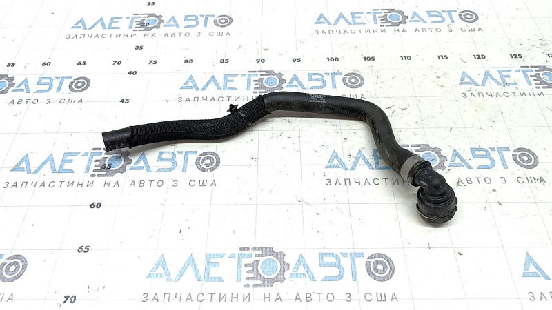 Патрубок охолодження нижній Volvo XC60 22-24 B5, B6