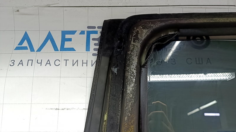 Дверь в сборе задняя правая Kia Sportage 23-26 зеленый JUG, оплавлены уплотнители, в копоти