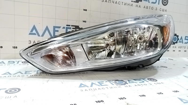 Фара передняя левая голая Ford Focus mk3 15-18 рест галоген светлая