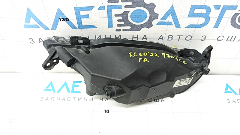 Противотуманная фара птф правая Volvo XC60 20-26 code: XE0D, под полировку
