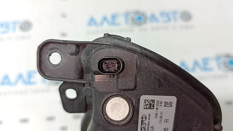 Противотуманная фара птф правая Volvo XC60 20-26 code: XE0D, под полировку