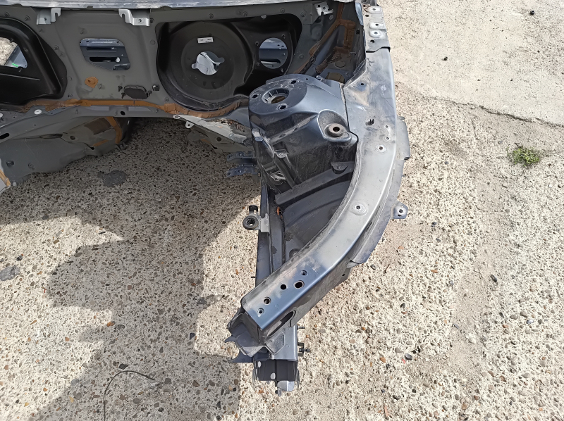 Четверть передняя левая Volvo XC60 18-26 T5, T6, B5, B6, на кузове, синяя
