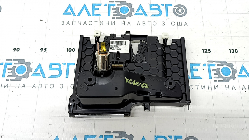 Бокс карман центральной консоли Volvo XC60 18-26 под дерево Linear Lime с хромом и прикуривателем