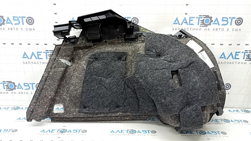 Обшивка арки левая Volvo XC60 18-26 черная под прикуриватель и сетку, с подсветкой, без корпуса прикуривателя, царапины