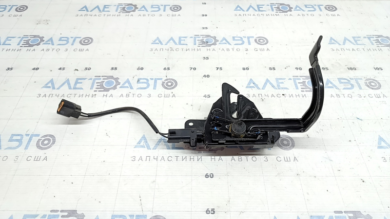 Замок капота Hyundai Santa Fe 24-26