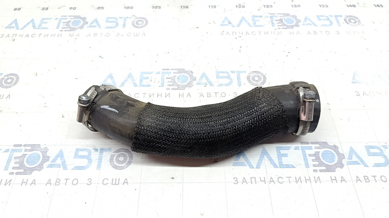 Патрубок интеркулера верхний первый Hyundai Santa Fe 24-26 HEV