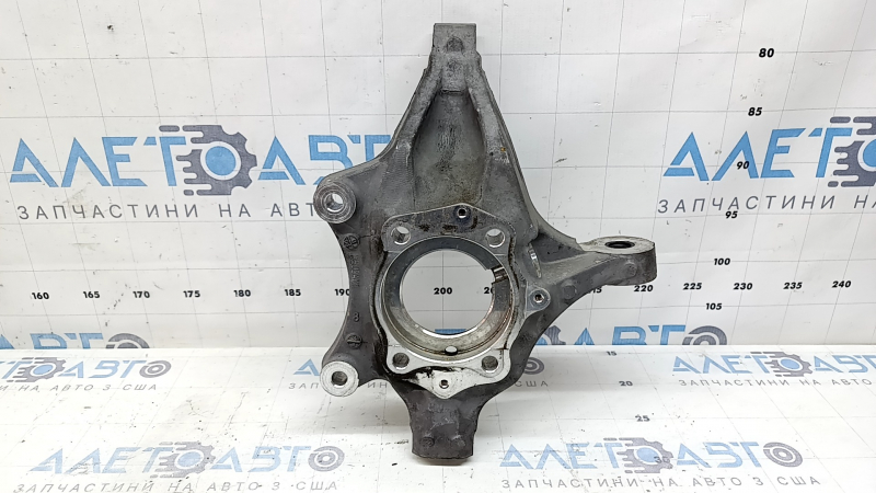 Цапфа передняя левая Hyundai Santa Fe 24-26 FWD