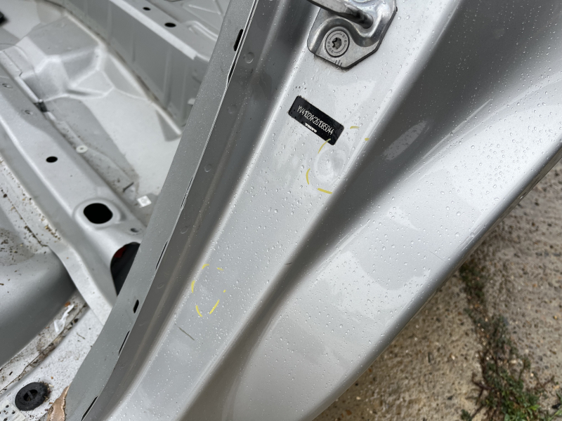 Четверть крыло задняя левая Volvo XC90 16-26 на кузове, серебро, примят порог, тычки на закате